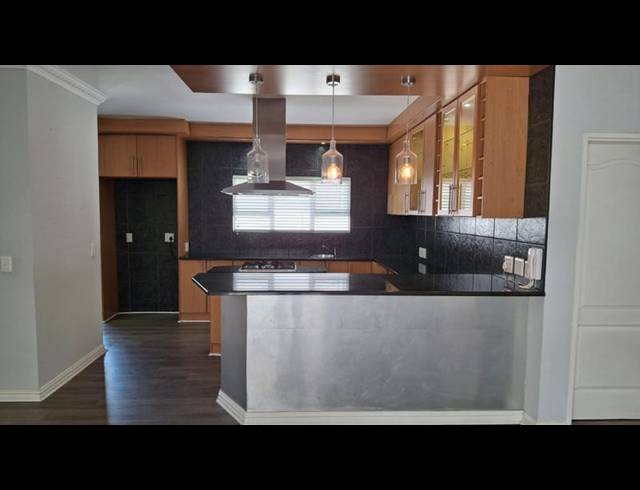 4 BEDROOM PROPERTY TO RENT IN WEST BEACH